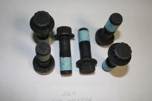 650.1005127 Болт с подголовником (крепления маховика).JPG